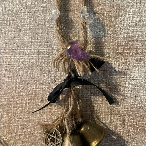 Meet your Posher, Witchy - Picture 7 of 17